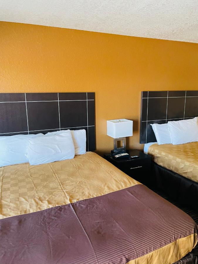 Sona Inn Dilley Buitenkant foto